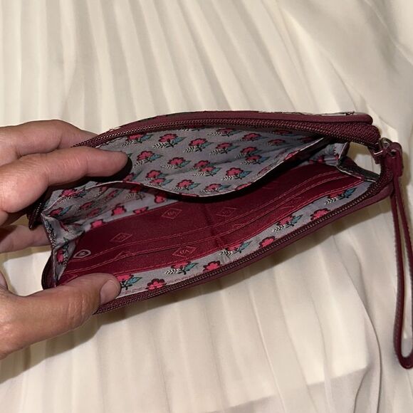 Vera Bradley Bordeaux Blooms Burgundy Large Quilted Floral Wristlet RFID Wallet - Picture 8 of 12